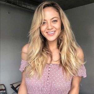 Meet your Posher, Kayla 💕